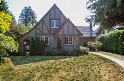 1566 Gordon Avenue  West Vancouver, BC V7V 1T9