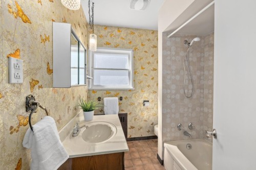 2880 Oxford Street, Vancouver, BC 