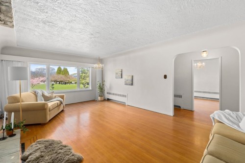 2880 Oxford Street, Vancouver, BC 