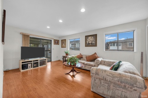 6760 Lakeview Avenue, Burnaby, BC 