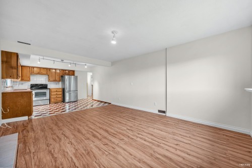 6760 Lakeview Avenue, Burnaby, BC 