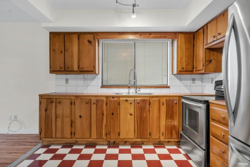 6760 Lakeview Avenue, Burnaby, BC 