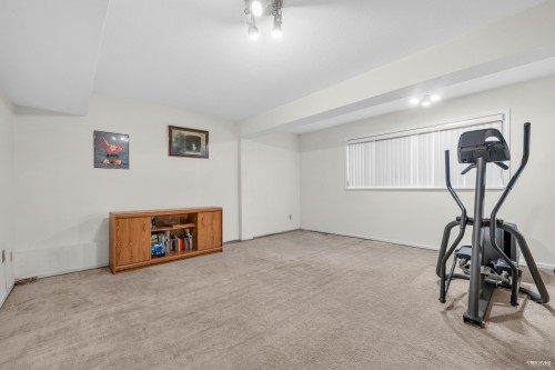 6760 Lakeview Avenue, Burnaby, BC 