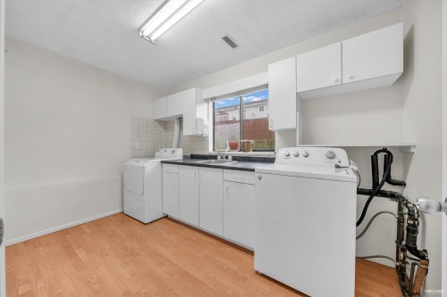 6760 Lakeview Avenue, Burnaby, BC 