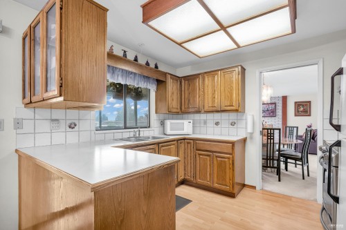 6760 Lakeview Avenue, Burnaby, BC 