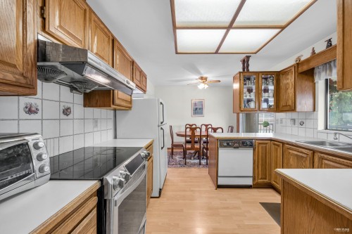 6760 Lakeview Avenue, Burnaby, BC 