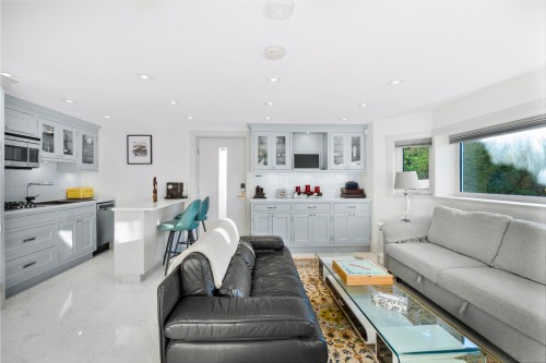 1388 21St Street, West Vancouver, BC 