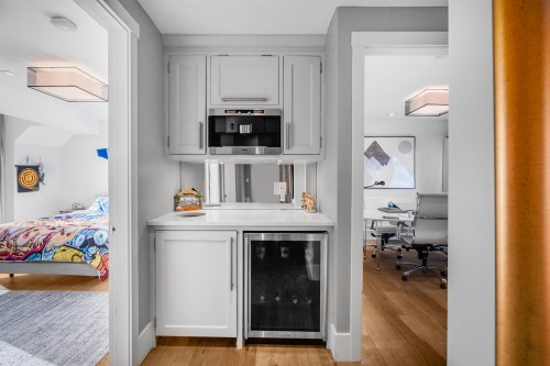 1388 21St Street, West Vancouver, BC 