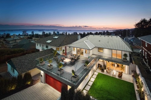 1388 21St Street, West Vancouver, BC 