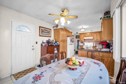 4307 Venables Street  Burnaby, BC V5C 3A3