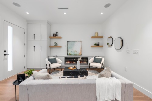 1-878 37 Avenue E, Vancouver, BC 