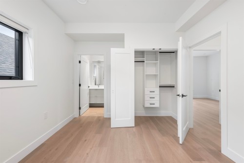 1-878 37 Avenue E, Vancouver, BC 