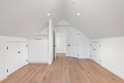 1-878 37 Avenue E, Vancouver, BC 