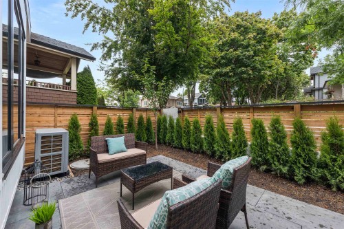 1-878 37 Avenue E, Vancouver, BC 