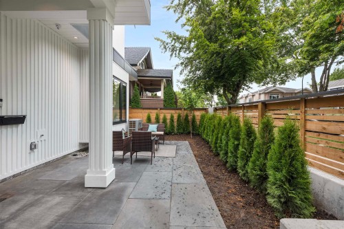 1-878 37 Avenue E, Vancouver, BC 