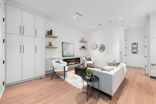 1-878 37 Avenue E, Vancouver, BC 