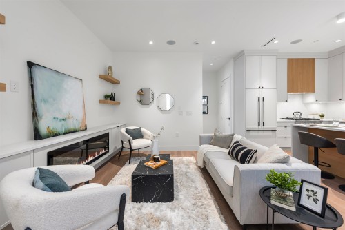 1-878 37 Avenue E, Vancouver, BC 