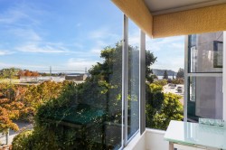 201-588 16th Street  West Vancouver, BC V7T 1A7