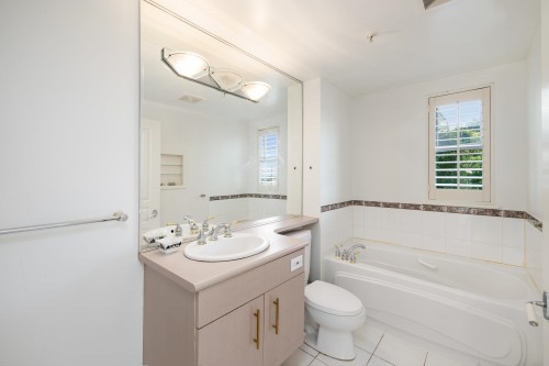 201-588 16Th Street, West Vancouver, BC 