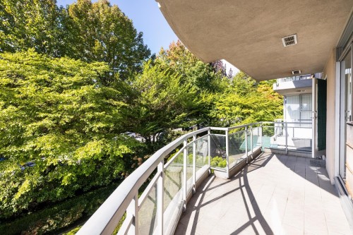 201-588 16Th Street, West Vancouver, BC 