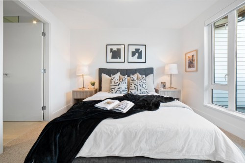 7458 Granville Street, Vancouver, BC 