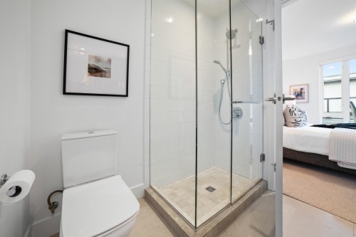 7458 Granville Street, Vancouver, BC 