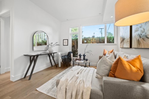 7458 Granville Street, Vancouver, BC 