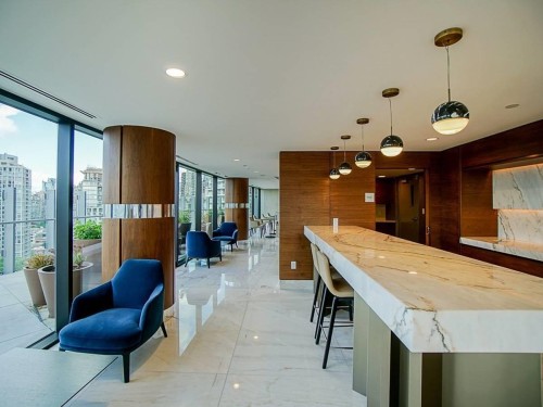 2010-89 Nelson Street, Vancouver, BC 