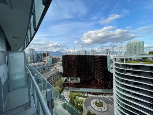 2010-89 Nelson Street, Vancouver, BC 