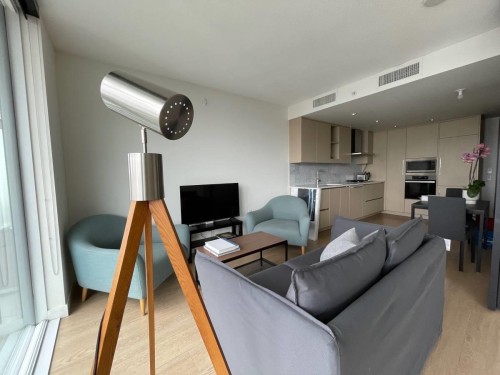 2010-89 Nelson Street, Vancouver, BC 