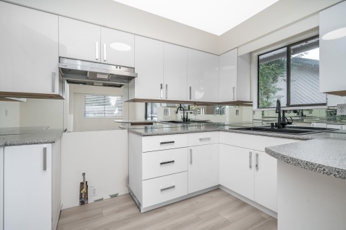 3924 Victoria Place, Port Coquitlam, BC 