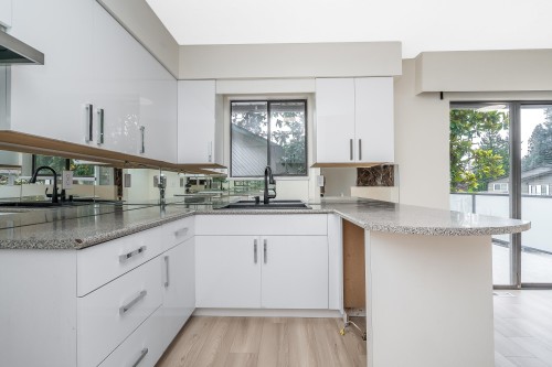 3924 Victoria Place, Port Coquitlam, BC 