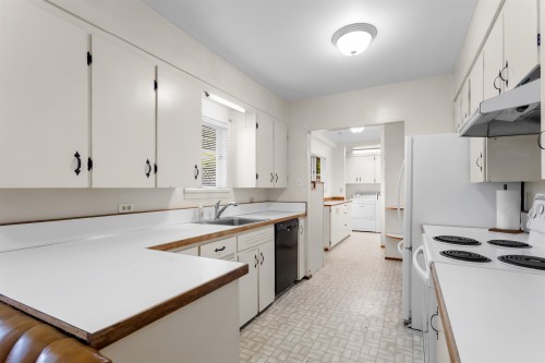 260 21St Street W, North Vancouver, BC 