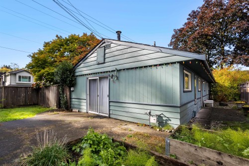 260 21St Street W, North Vancouver, BC 