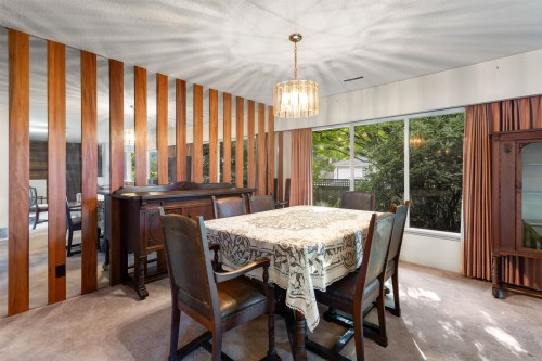 260 21St Street W, North Vancouver, BC 