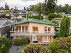 1228 Adderley Street  North Vancouver, BC V7L 1T7