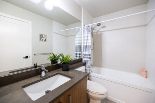 110-12040 222 Street, Maple Ridge, BC 