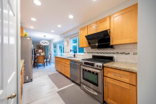 1590 Plateau Crescent, Coquitlam, BC 