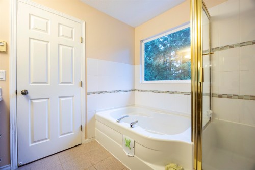 1590 Plateau Crescent, Coquitlam, BC 