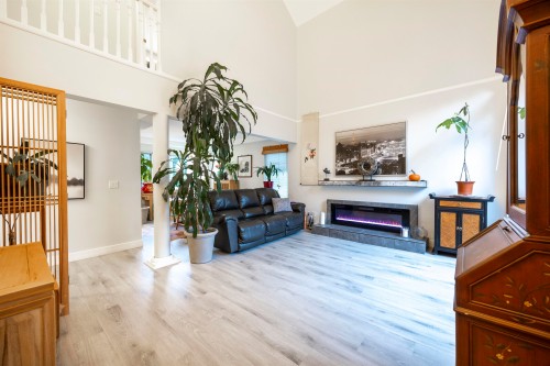 1590 Plateau Crescent, Coquitlam, BC 