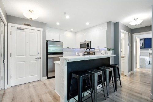 404-225 Newport Drive, Port Moody, BC 