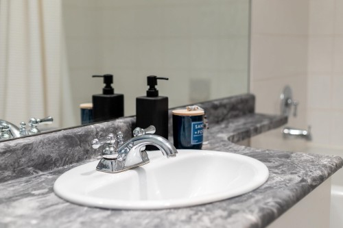 404-225 Newport Drive, Port Moody, BC 