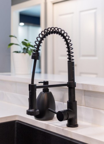 404-225 Newport Drive, Port Moody, BC 