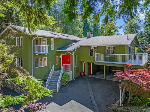3845 Bayridge Avenue  West Vancouver, BC V7V 3J3