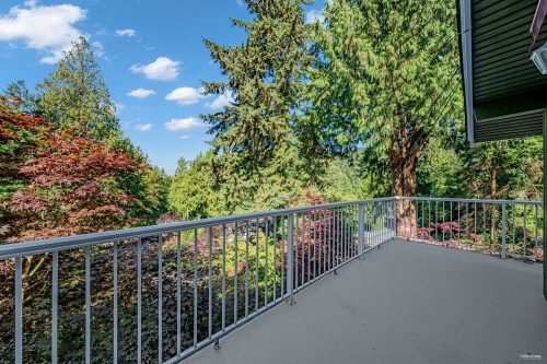 3845 Bayridge Avenue, West Vancouver, BC 