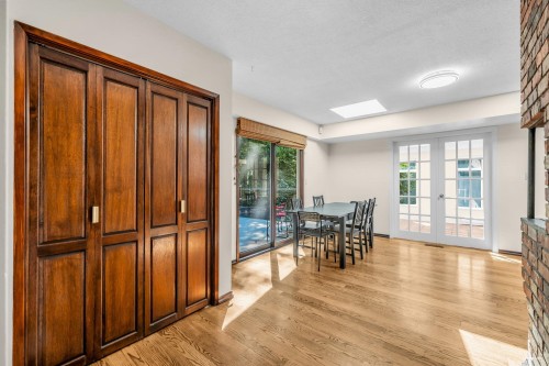 3845 Bayridge Avenue, West Vancouver, BC 