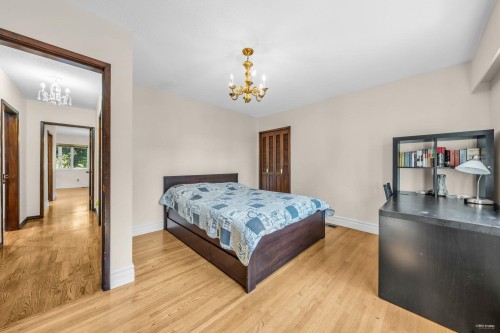 3845 Bayridge Avenue, West Vancouver, BC 