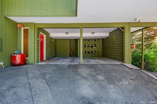 3845 Bayridge Avenue, West Vancouver, BC 