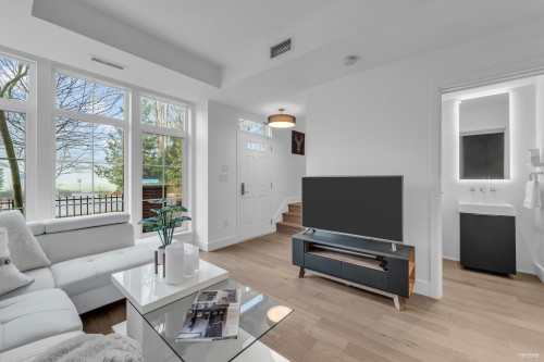 118-2070 Curling Road, North Vancouver, BC 