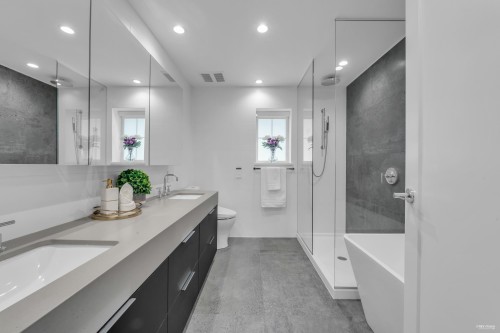 118-2070 Curling Road, North Vancouver, BC 